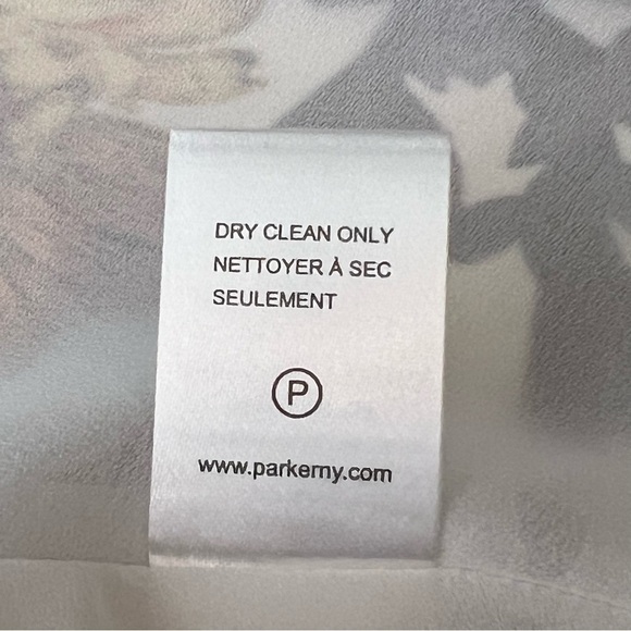 Parker Women’s Magnolia silk blend floral print Top, size large - Picture 10 of 12